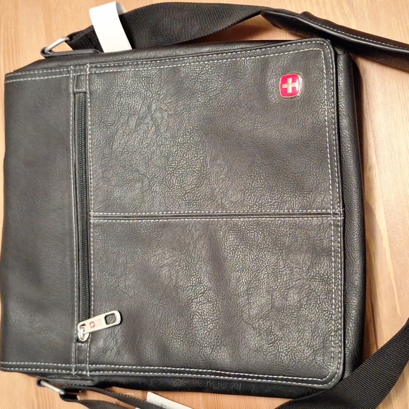 SwissGear Other - Swiss Gear laptop tablet carrying bag men / women